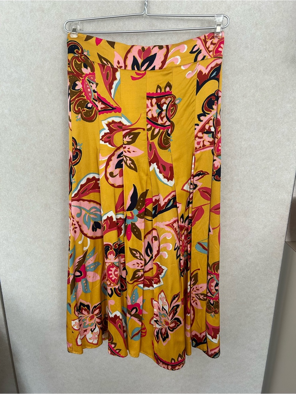 Tahari NWT Midi Skirt Gold Yellow Floral Pleated S Small